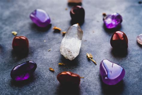 The Art of Scrying: Crystal Gazing for Divination and Prophecy